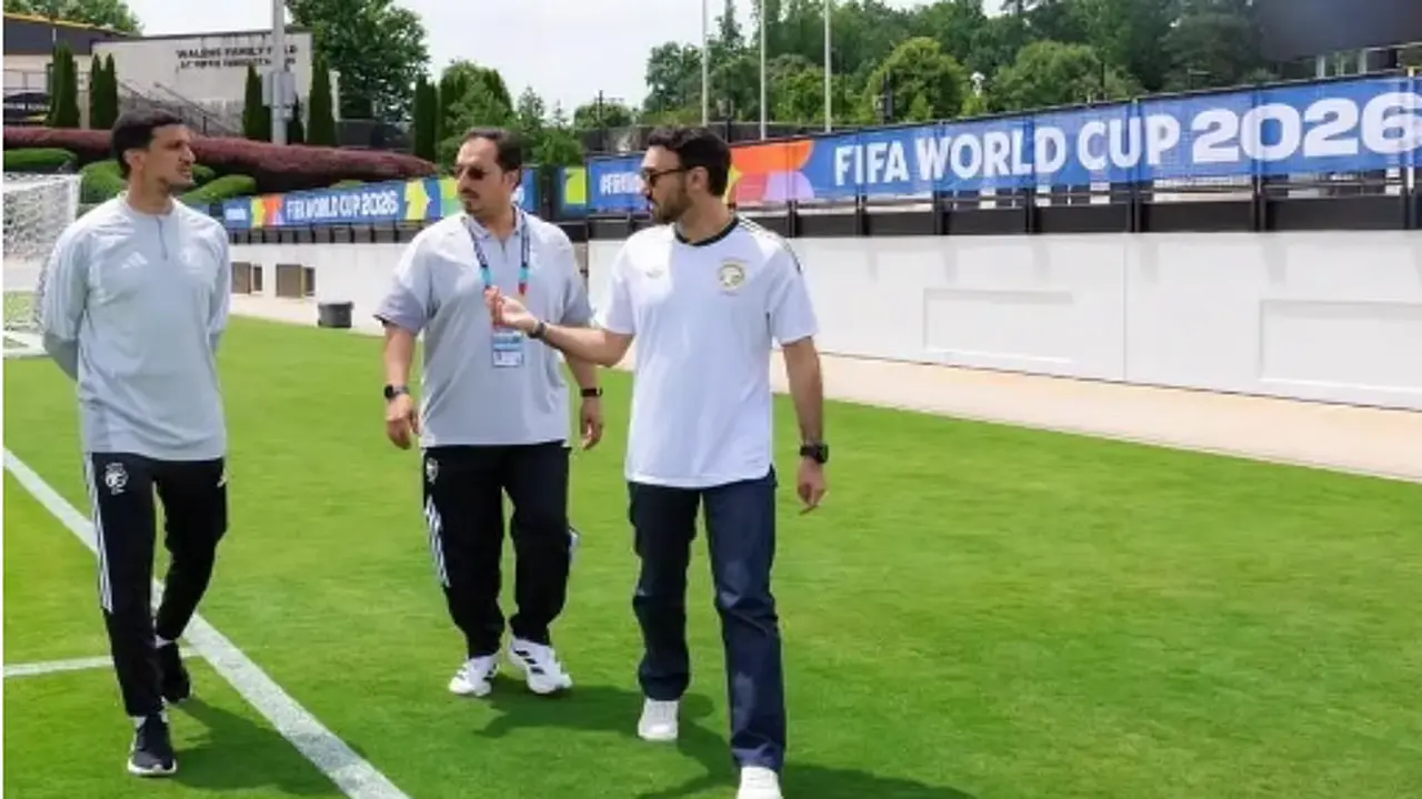 وزير الرياضة يتابع استعدادات الأخضر لمواجهة إسبانيا في كأس العالم